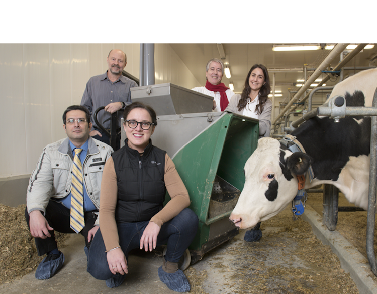 Drs. Baes, Malchiodi, Miglior, Schenkel, Shadpour with green machine methane measuring system and dairy cow