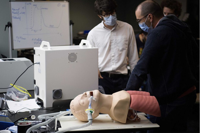 Image of engineers developing new kind of respirator for COVID-19 patients