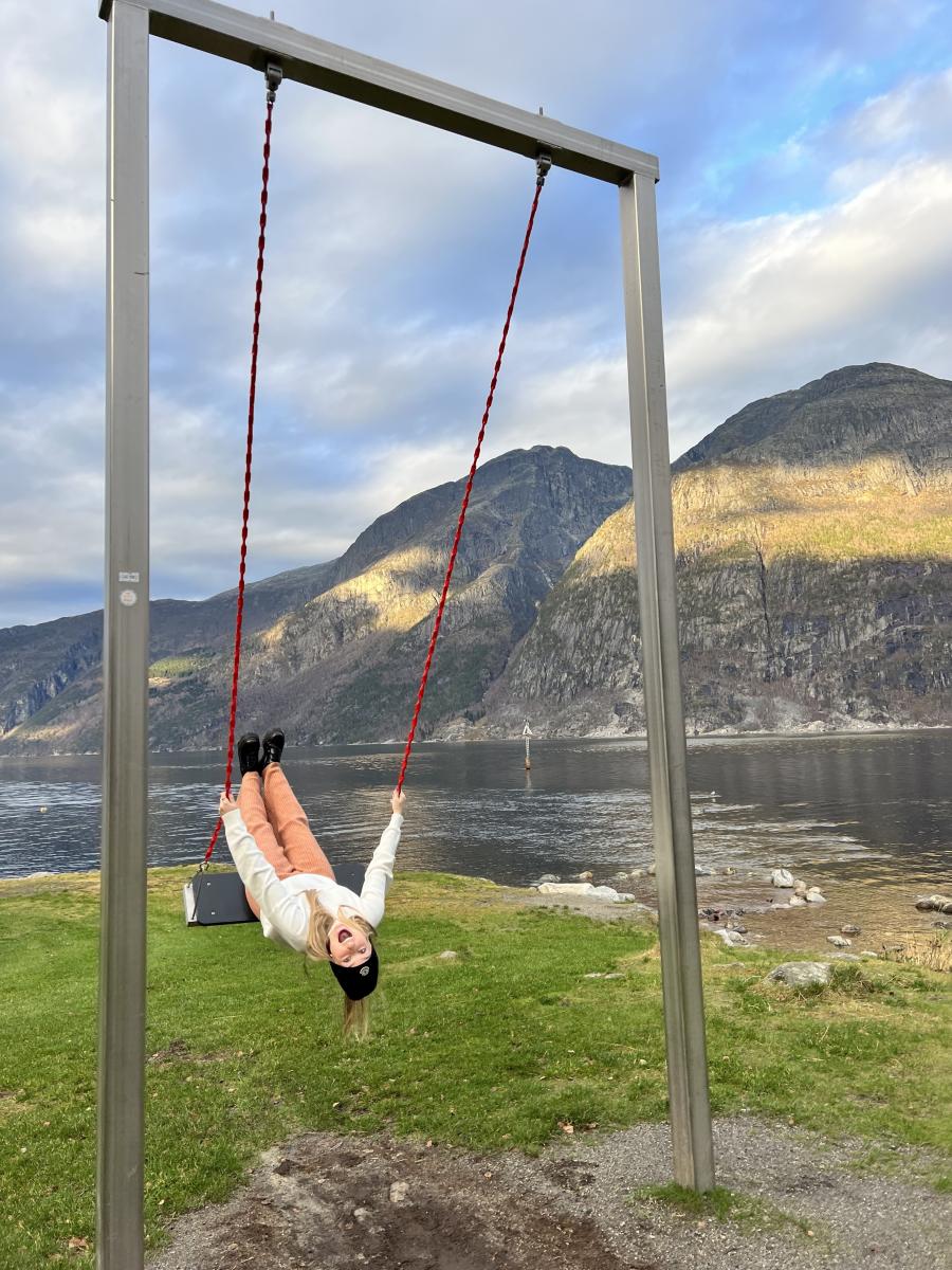 Roadtrips in Norway - Vanessa on a swing