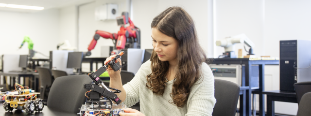 U of G’s New Mechatronics Engineering Major Prepares Students for AI Future 