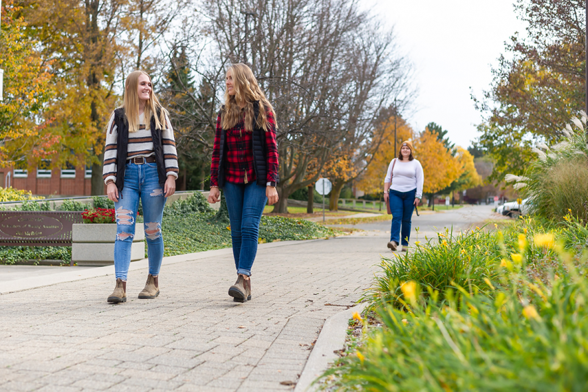 Ridgetown Campus outside with ppl walking 