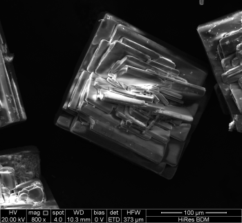 nickel sulfate phase that was formed under high-temperature aqueous conditions